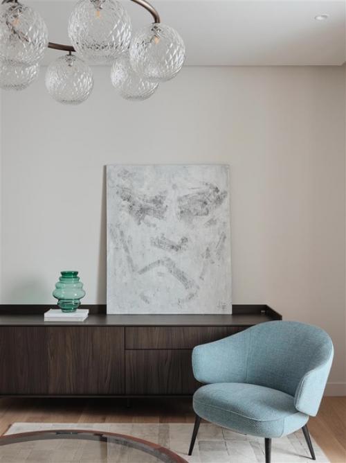 К архитектору Алексею Иванову @i_a_m_Architect обратился его постоянный заказчик с просьбой оформить квартиру для своей тещи. 02