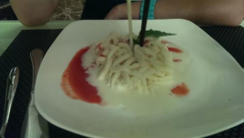 Была с подругой в Мадлене после ремонта - там классно! 03