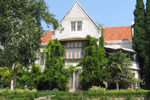 ? 10. Самых красивых дворцов в Крыму? 07