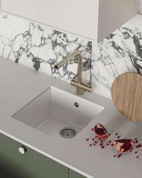 Артистичный, богемный интерьер кухни - гостиной в стиле авангардной классики, иронично обыгранной современностью. 03