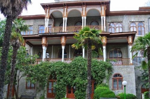 ? 10. Самых красивых дворцов в Крыму? 04