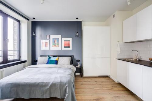 Хозяйка делала сама все. 03