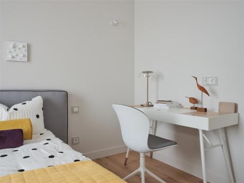 К архитектору Алексею Иванову @i_a_m_Architect обратился его постоянный заказчик с просьбой оформить квартиру для своей тещи. 05