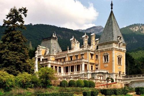 ? 10. Самых красивых дворцов в Крыму? 08