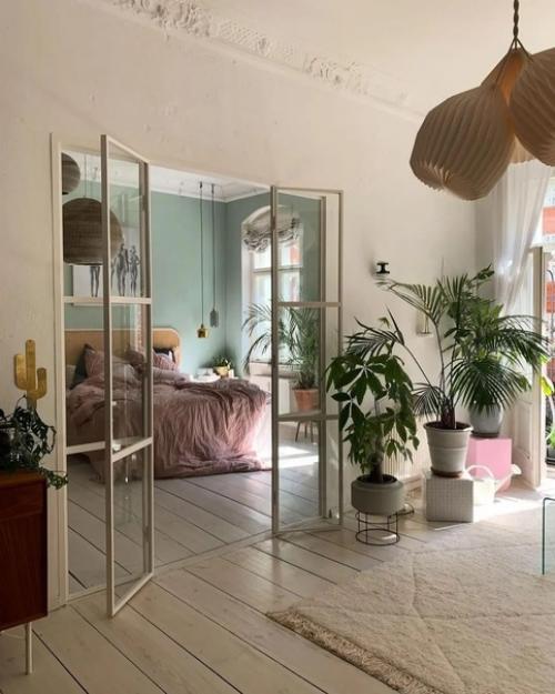 Посмотрите, как стеклянные двери кардинально меняют интерьер: после и до. 03