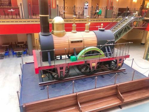 В 20 веке наш поезд Калининград - санкт - Петербург прибывал на варшавский вокзал. 09