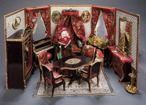 Кукольные домики появились в 16 веке и предназначались не для игр, а для украшения интерьера. 02