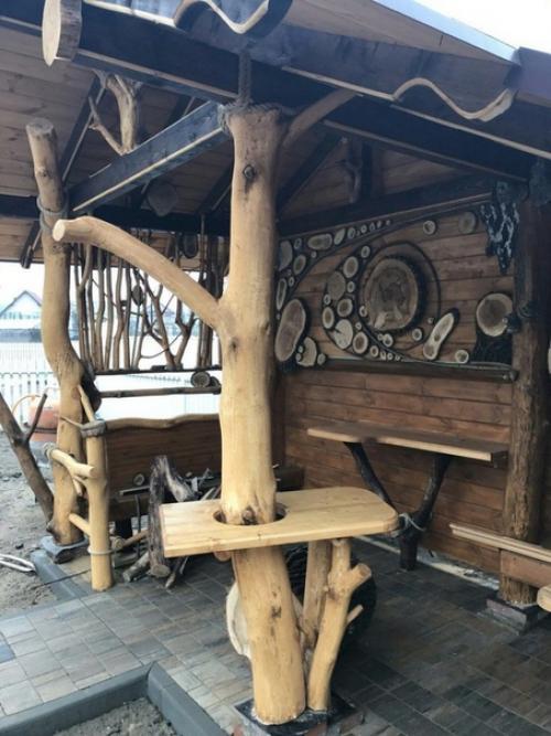 Оригинальную задумку папа у себя в частном доме сделал. 01