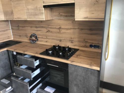 Дерево и бетон. 04