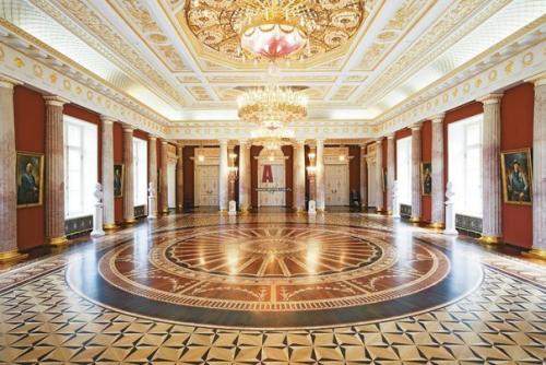 Таврический дворец. Целый квартал в историческом центре Петербурга занимает. 02