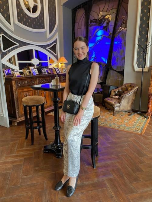 В августе я побывала в московском театре Модерн на спектакле понты. 02