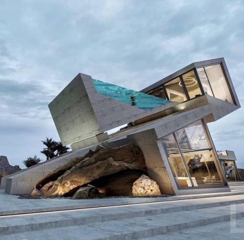 Какой необычный дизайн дома. 03