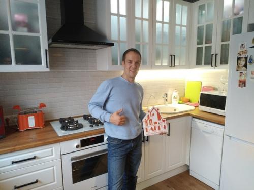 Как на сережкины именины, кухню мы закончили, вот такой красоты, вот такой вот длинны. 02