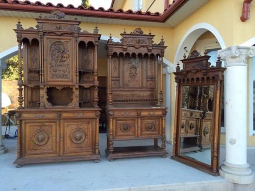 Эпоха ренессанса в Европе (XIV - XVI века) стала периодом развития столярного ремесла, которое шло в ногу с архитектурой, во всем ей подражая. 01