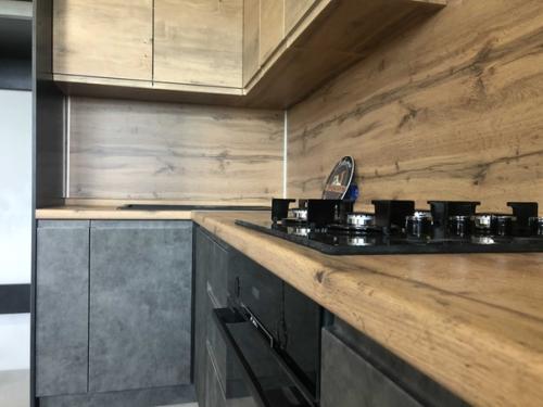 Дерево и бетон. 03