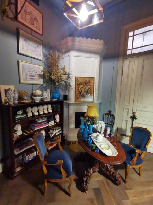 Посетила очень интересную квартиру на бывшей николаевской улице. 03