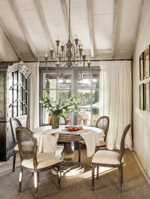 Летний дом с бассейном в окружении пальм в Марбелье. 03