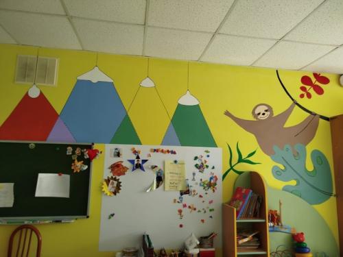 Как здорово, что наш детский сад помогают украсить и сделать лучше родители! 01