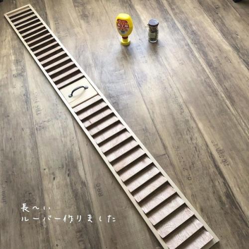 Доброго дня!   Как скучную, не подходящую дверь из мдф вписать в интерьер? 05