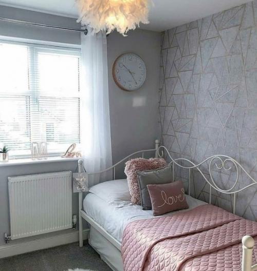 Классическим вариантом оформления интерьера квартиры стало использование в качестве основной цветовой гаммы светлых оттенков. 06