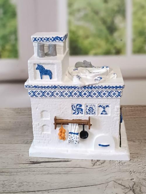 Свеча в виде русской печки - это не просто декоративный элемент, а настоящий символ уюта и традиций русского дома. 02