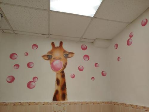 Как здорово, что наш детский сад помогают украсить и сделать лучше родители! 02