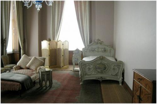 Diziturkfotoenteresan.  Название Бейлербей с турецкого можно перевести как царь царей, и этот дворец в Стамбуле, пожалуй, был бы достоин оного. 05