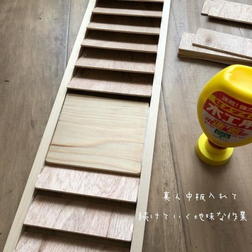 Доброго дня!   Как скучную, не подходящую дверь из мдф вписать в интерьер? 07