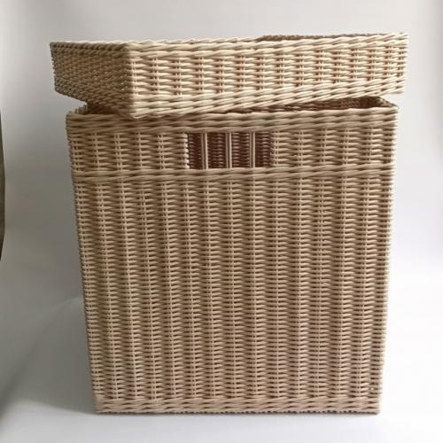 Ручная работа всегда ценилась за ее уникальность и тепло, которое невозможно воспроизвести машинным способом. 01