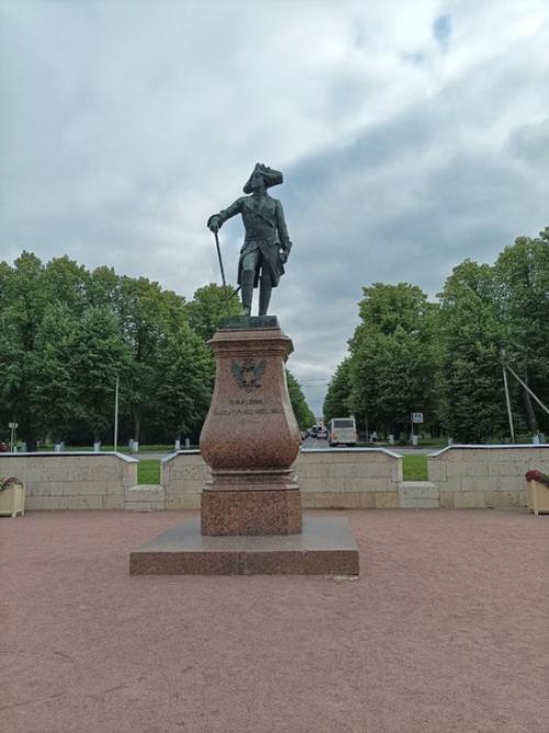 Вид на плац с балкона большого гатчинского дворца. 01