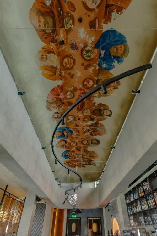 26 вентиляторов и фреска на потолке: ресторан в Ижевске. 06