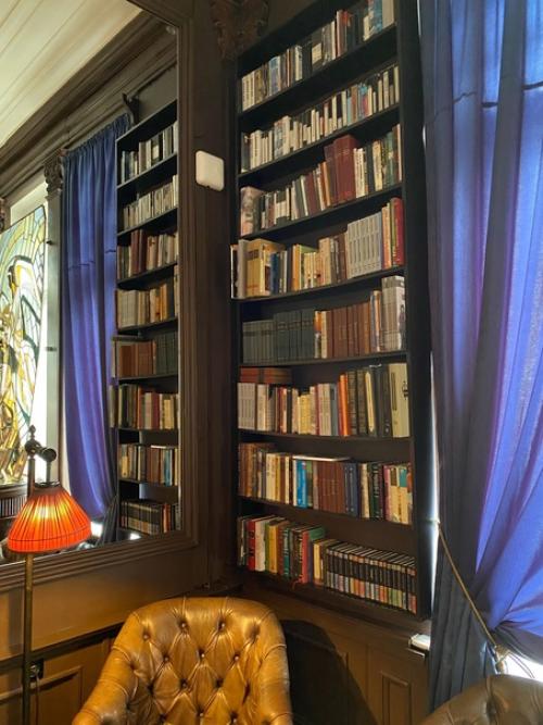 В августе я побывала в московском театре Модерн на спектакле понты. 03