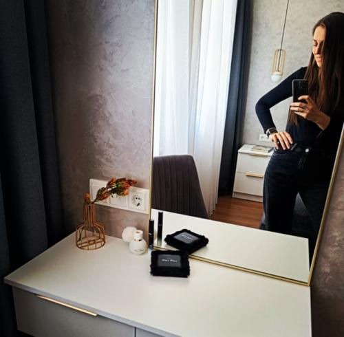 Как же здорово, когда у тебя есть своё место в спальне да - да, не на кухне как принято говорить, а именно в спальне.