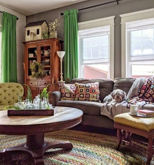 Загроможденный, но уютный фермерский дом истинной барахольщицы из маленького городка. 07