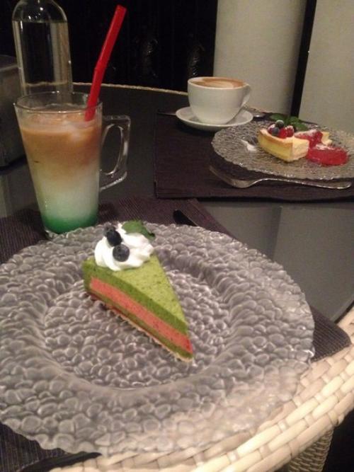 Хочу оставить отзыв о нашумевшем ресторане остров. 01