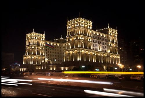 ? 15. Главных достопримечательностей баку? 04