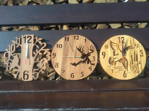 Как и обещал, сделал ещё пару вариантов часов. 01