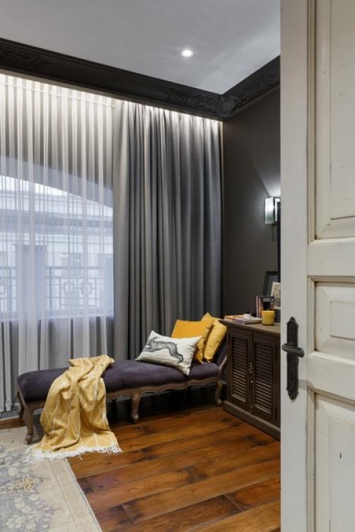 Для создания интерьера заказчики из Санкт-петербурга дизайнера Елену скутову пригласили. 03