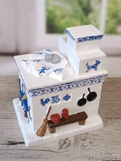 Свеча в виде русской печки - это не просто декоративный элемент, а настоящий символ уюта и традиций русского дома.