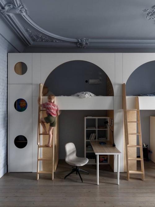 Третьего сентября мы вспоминаем не только о том, как горят костры рябин, но и о том, как прекрасна фанера в старом фонде. 02