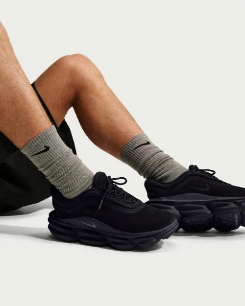 Nike 24. 7. 01 Nike 24. 7. 01