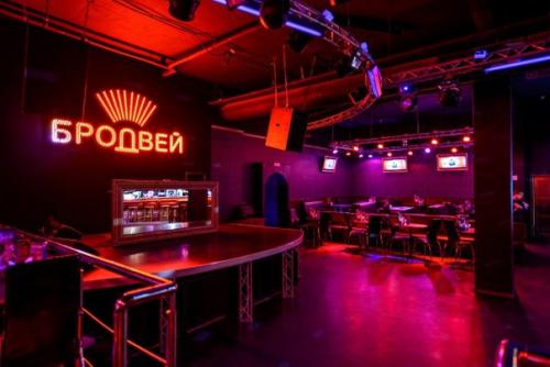 6 заведений в районе метро рыбацкое. 04