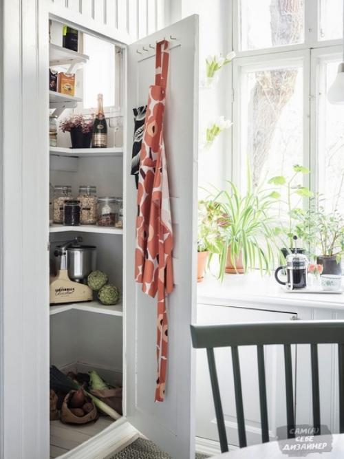 Зеленая кухня со стенами, оклеенными роскошными обоями William Morris. 03 Зеленая кухня со стенами, оклеенными роскошными обоями William Morris. 03