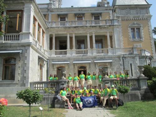 Артековцы массандровский дворец посетили. 02