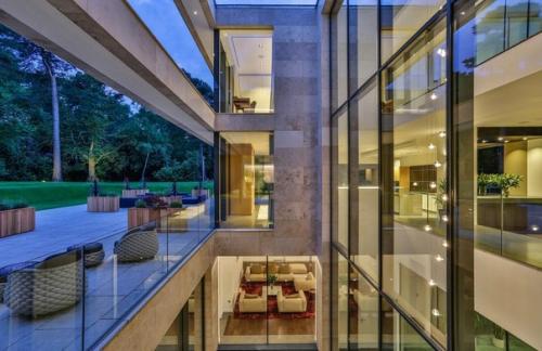 Современный особняк в старом поместье. 07