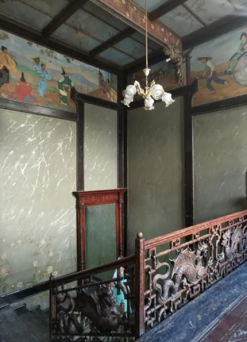 Есть в городе Казани очень интересный двухэтажный особняк, который горожане называют просто Дом Ушковой. 05