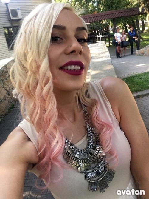 Как ЯНА к любимой работе шла! 01