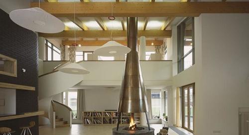 В течение нескольких тысячелетий камин постоянно видоизменялся и совершенствовался. 06