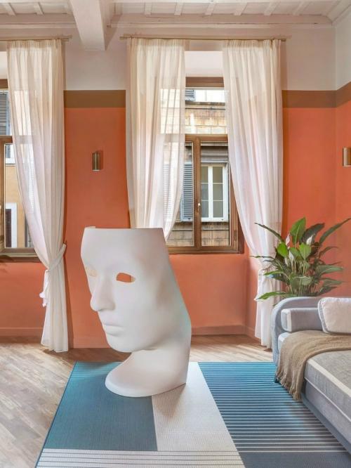 Яркая квартира у фонтана в Риме треви. 02