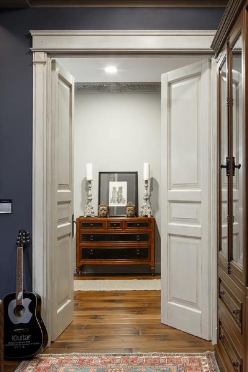 Для создания интерьера заказчики из Санкт-петербурга дизайнера Елену скутову пригласили. 01